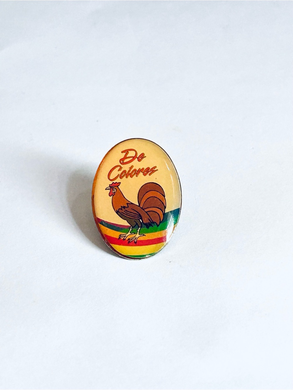 Do Colores Rooster Oval Enamel Pin - Multicolor